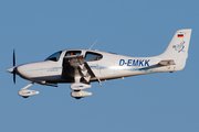 Flight Center Hannover Cirrus SR20 G2 (D-EMKK) at  Hamburg - Fuhlsbuettel (Helmut Schmidt), Germany