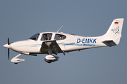 Flight Center Hannover Cirrus SR20 G2 (D-EMKK) at  Hamburg - Fuhlsbuettel (Helmut Schmidt), Germany