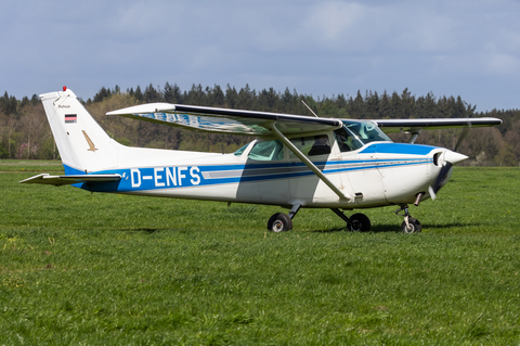 Itzehoer Luftsportverein Cessna 172M Skyhawk (D-ENFS) at  Itzehoe - Hungriger Wolf, Germany