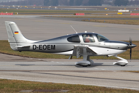 (Private) Cirrus SR22T G5 GTS Platinum (D-EOEM) at  Hamburg - Fuhlsbuettel (Helmut Schmidt), Germany