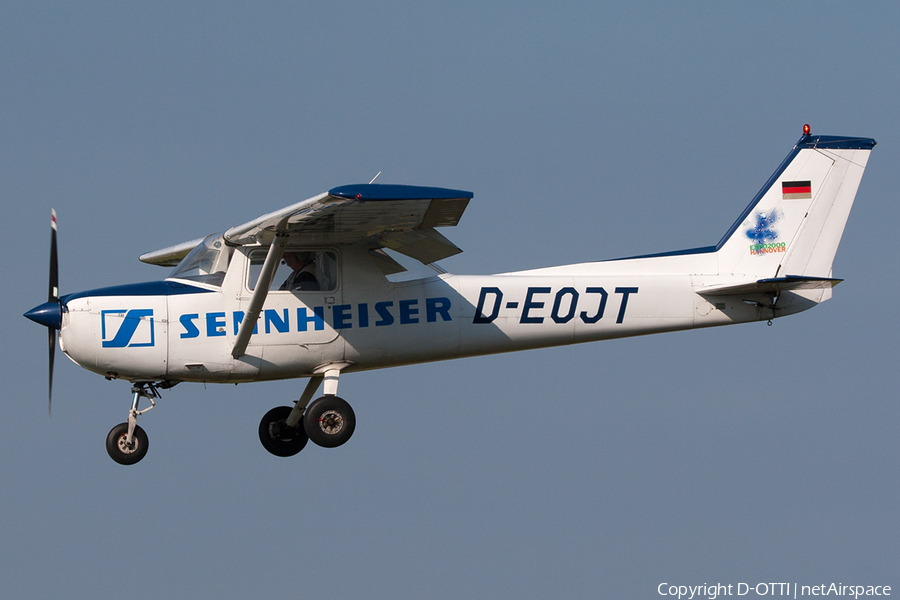 Aerowest Flugcharter Cessna 150L (D-EOJT) | Photo 210073