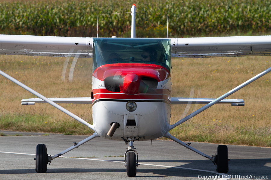 LSV Kiel Cessna 172N Skyhawk II (D-EOLB) | Photo 393025