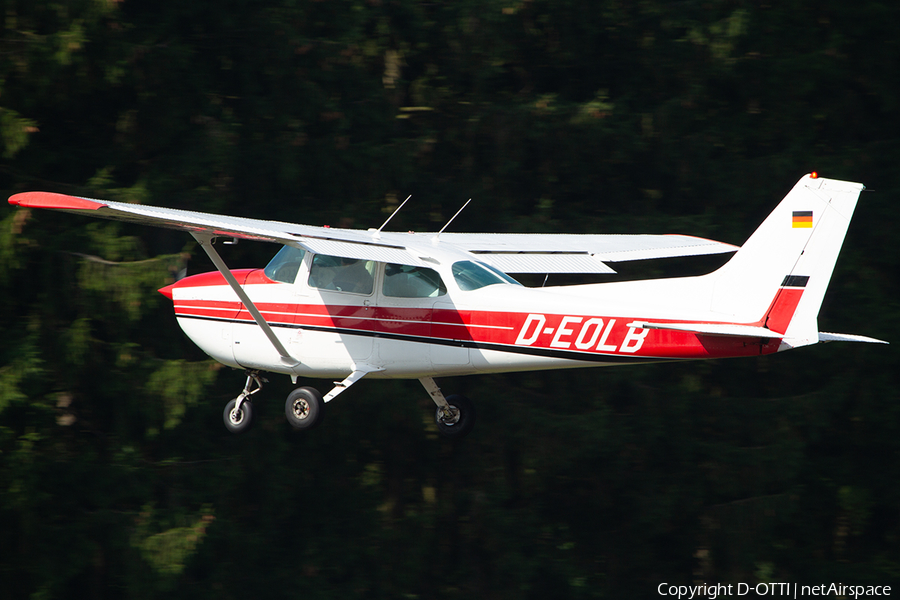 LSV Kiel Cessna 172N Skyhawk II (D-EOLB) | Photo 393031