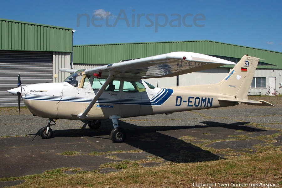 (Private) Cessna 172P Skyhawk II (D-EOMN) | Photo 514042