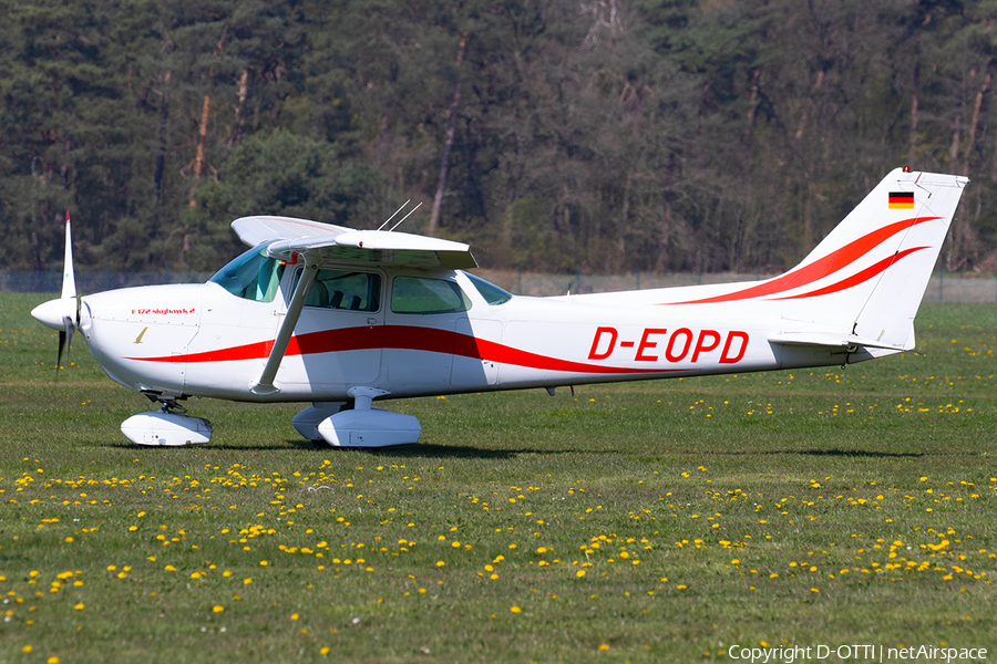 Airbus HFB Motorfluggruppe Cessna F172N Skyhawk II (D-EOPD) | Photo 313793