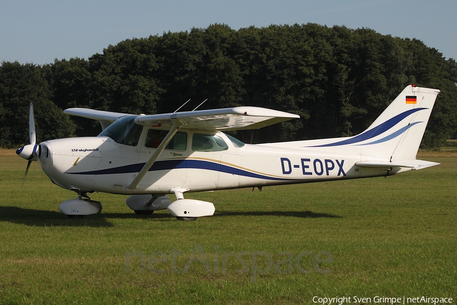 Airbus HFB Motorfluggruppe Cessna 172P Skyhawk (D-EOPX) | Photo 584967
