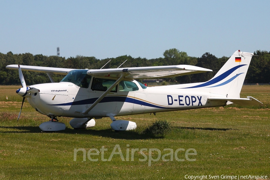 Airbus HFB Motorfluggruppe Cessna 172P Skyhawk (D-EOPX) | Photo 387568