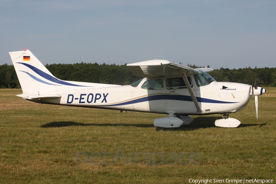 Airbus HFB Motorfluggruppe Cessna 172P Skyhawk (D-EOPX) | Photo 575193