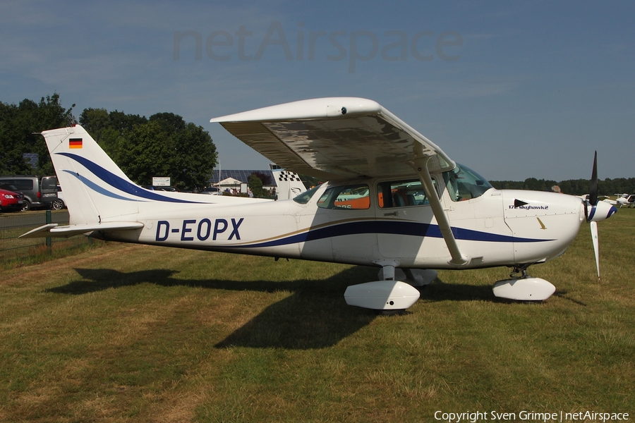 Airbus HFB Motorfluggruppe Cessna 172P Skyhawk (D-EOPX) | Photo 575785