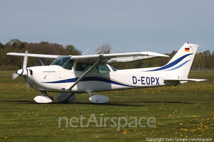 Airbus HFB Motorfluggruppe Cessna 172P Skyhawk (D-EOPX) | Photo 446933