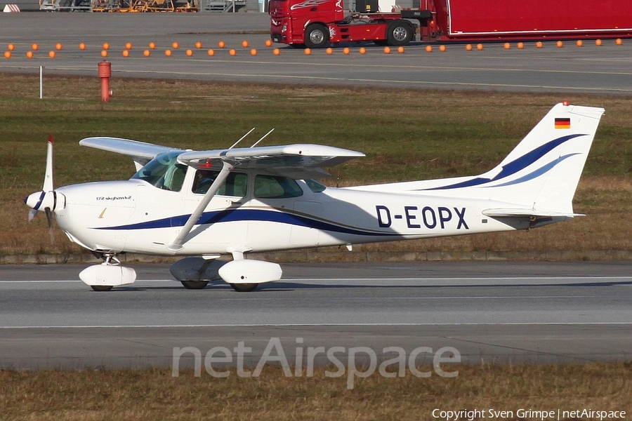 Airbus HFB Motorfluggruppe Cessna 172P Skyhawk (D-EOPX) | Photo 137941