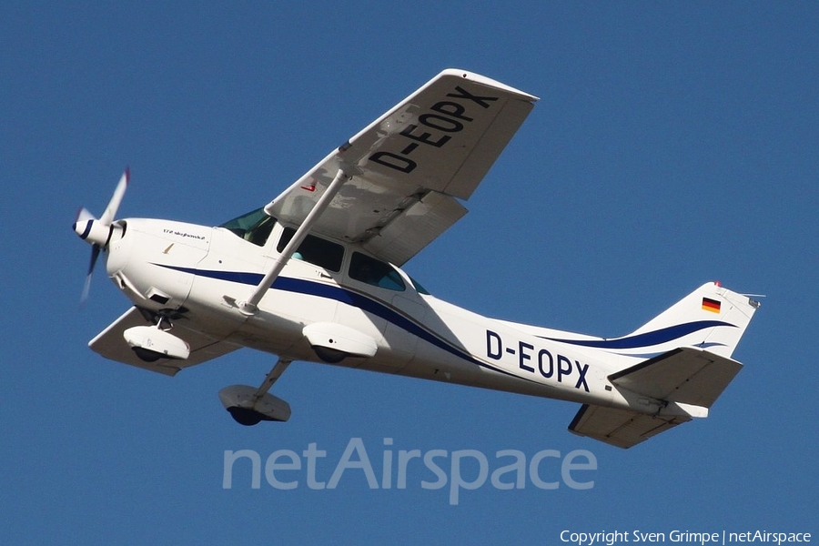 Airbus HFB Motorfluggruppe Cessna 172P Skyhawk (D-EOPX) | Photo 42574