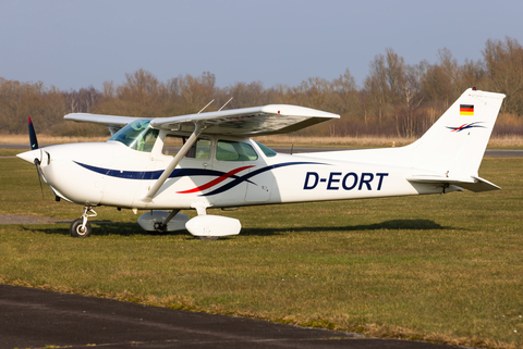 Luftsport-Club Neumünster e.V. Cessna 172N Skyhawk II (D-EORT) at  Rendsburg - Schachtholm, Germany