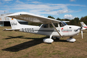 HFC Hamburg Cessna 172R Skyhawk (D-EOSG) at  Neumuenster, Germany