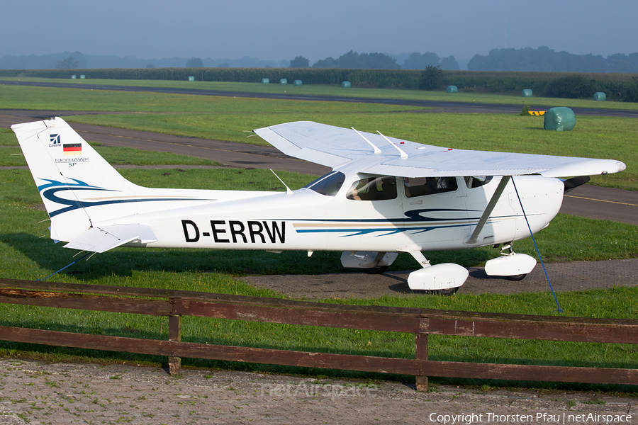 (Private) Cessna 172S Skyhawk SP (D-ERRW) | Photo 188435