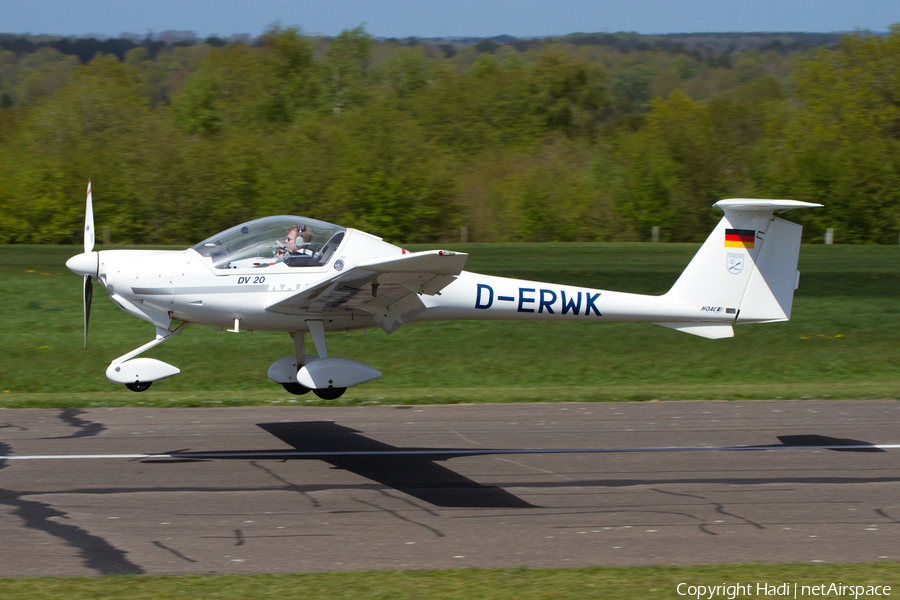 (Private) Diamond DV20-80 Katana (D-ERWK) | Photo 76048