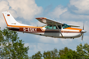 (Private) Cessna R182 Skylane RG II (D-ESKY) at  Hamburg - Fuhlsbuettel (Helmut Schmidt), Germany