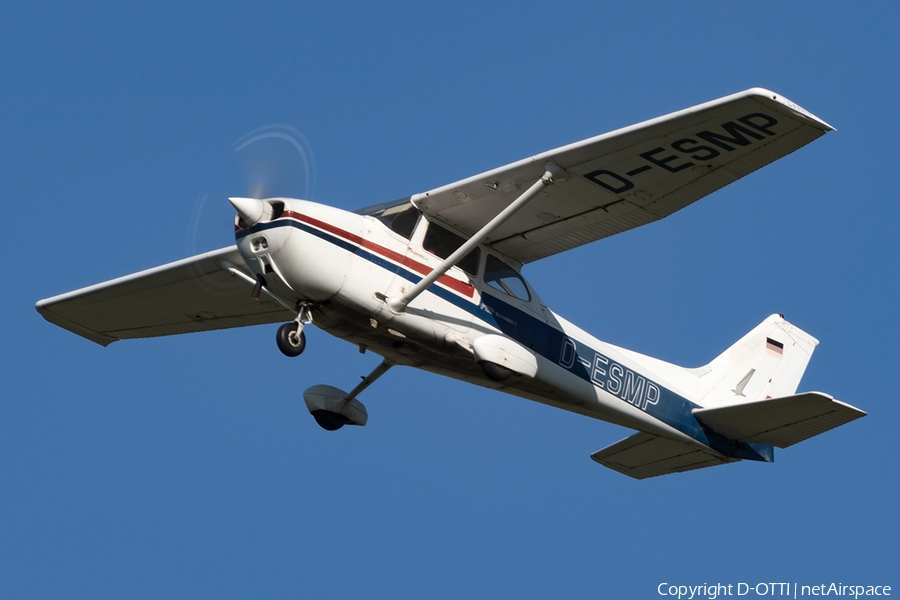 (Private) Cessna F172N Skyhawk II (D-ESMP) | Photo 166231