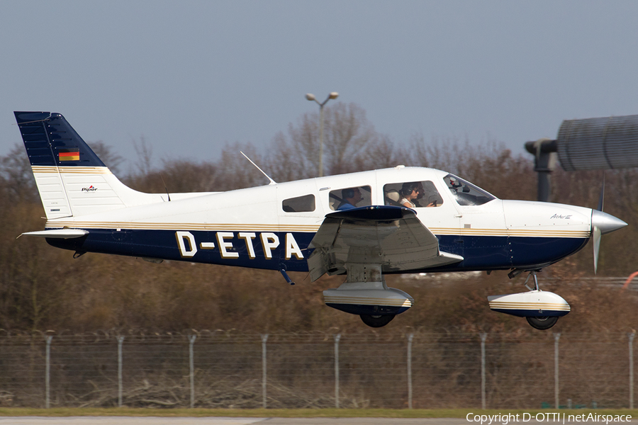 (Private) Piper PA-28-181 Archer III (D-ETPA) | Photo 235283