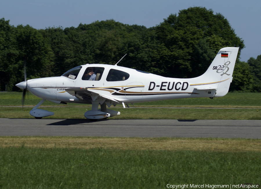 (Private) Cirrus SR22 G2 (D-EUCD) | Photo 165098