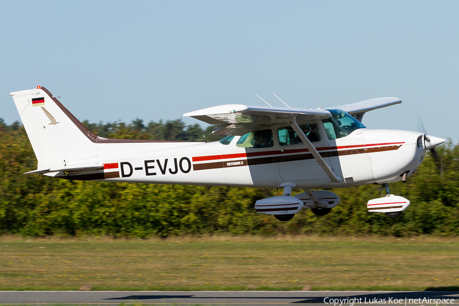(Private) Cessna 172P Skyhawk (D-EVJO) | Photo 348827