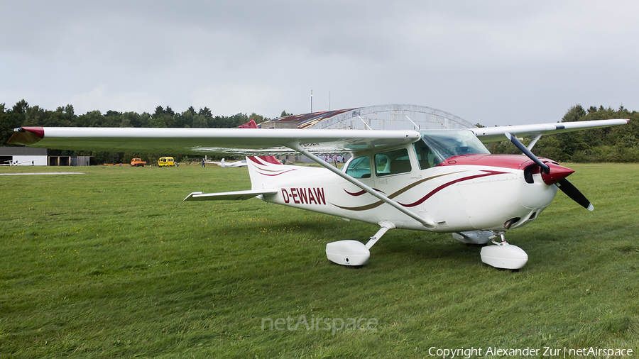 (Private) Cessna 172P Skyhawk (D-EWAW) | Photo 394238