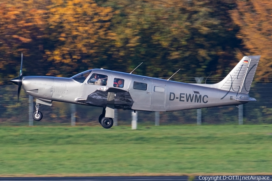 (Private) Piper PA-32R-301 Saratoga II HP (D-EWMC) | Photo 357819