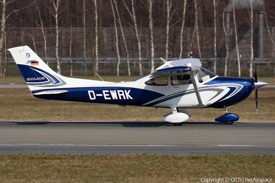 (Private) Cessna 182T Skylane (D-EWRK) | Photo 500458