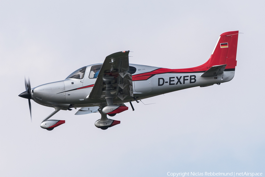 (Private) Cirrus SR22T GTS (D-EXFB) | Photo 308050