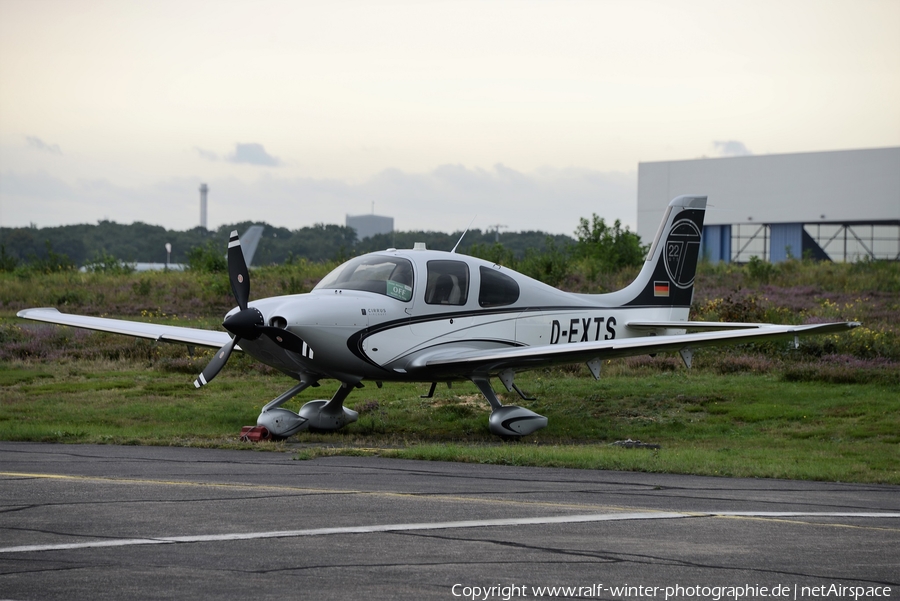 (Private) Cirrus SR22T GTS (D-EXTS) | Photo 338326