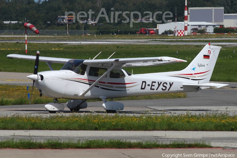 (Private) Cessna 172R Skyhawk II (D-EYSY) | Photo 458856