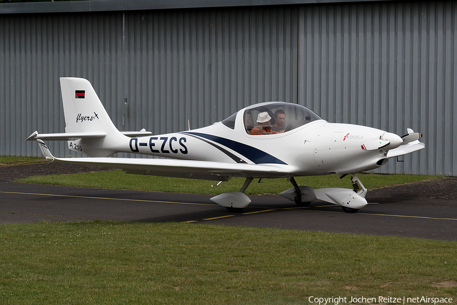 (Private) Aquila A210 (D-EZCS) | Photo 167697