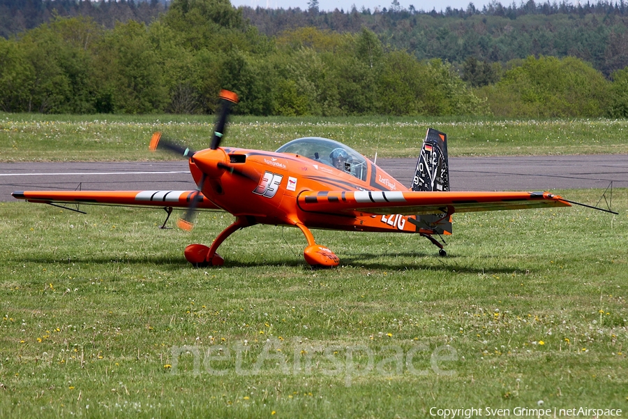 (Private) Extra EA-300LC (D-EZIG) | Photo 570589
