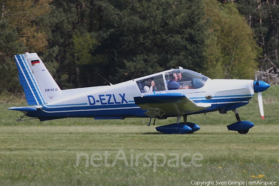 (Private) Zlin Z-143LSi (D-EZLX) | Photo 589501