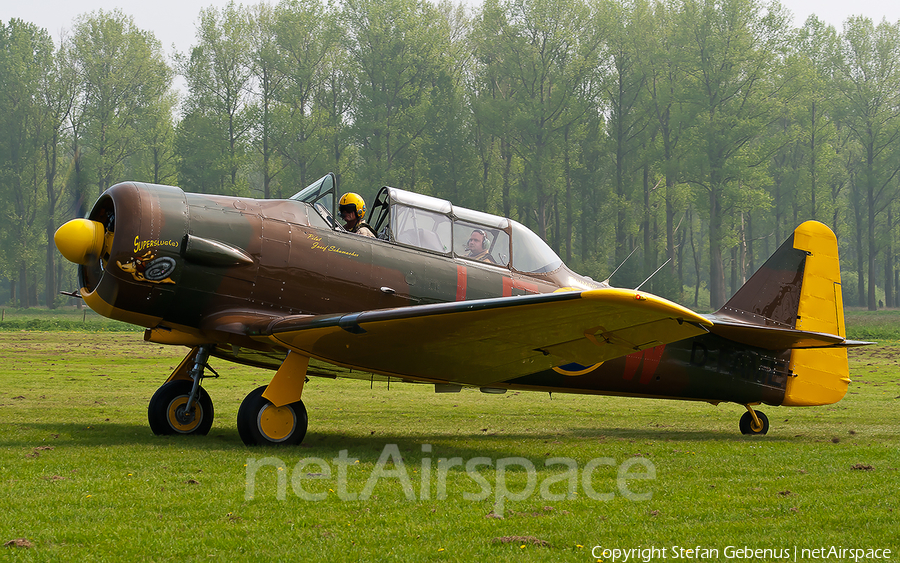 (Private) Canadian Car &amp; Foundry Harvard 4 (D-FAME) | Photo 2846