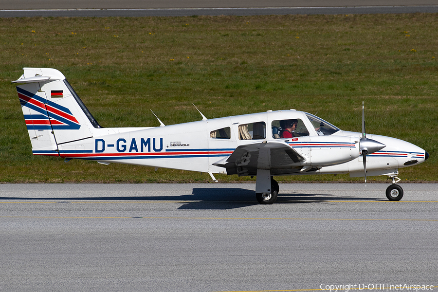 (Private) Piper PA-44-180T Turbo Seminole (D-GAMU) | Photo 381817