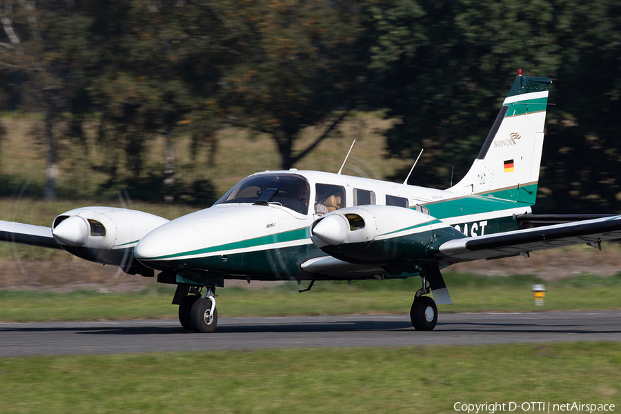 (Private) Piper PA-34-220T Seneca III (D-GAST) | Photo 404893