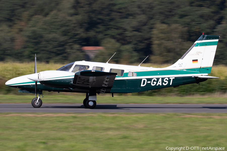 (Private) Piper PA-34-220T Seneca III (D-GAST) | Photo 404894