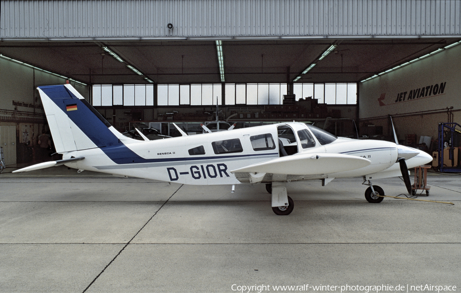 (Private) Piper PA-34-200T Seneca II (D-GIOR) | Photo 513157