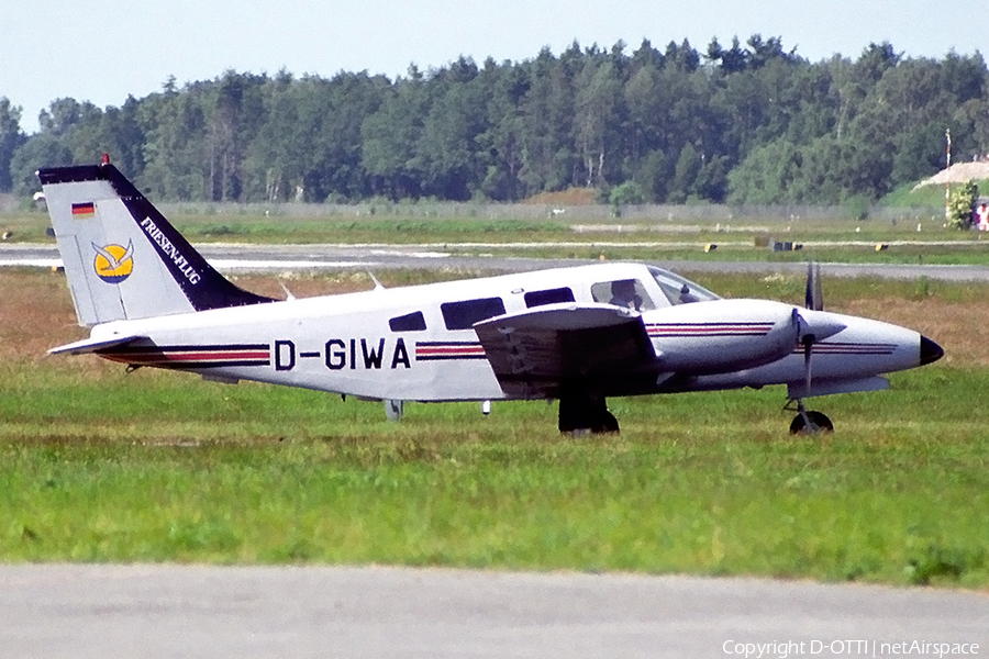 Friesenflug Piper PA-34-200T Seneca II (D-GIWA) | Photo 143140