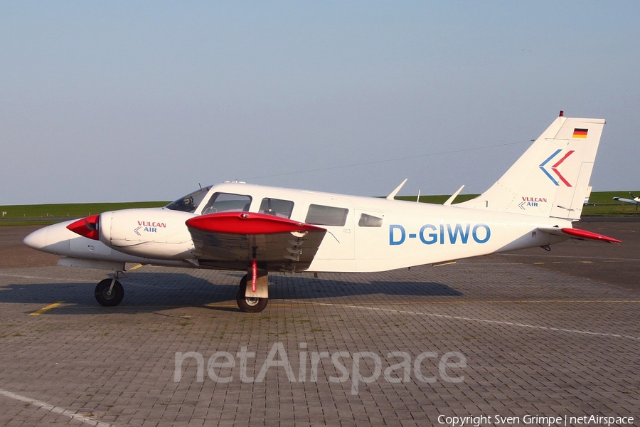 Vulcan Air Piper PA-34-200T Seneca II (D-GIWO) | Photo 239784