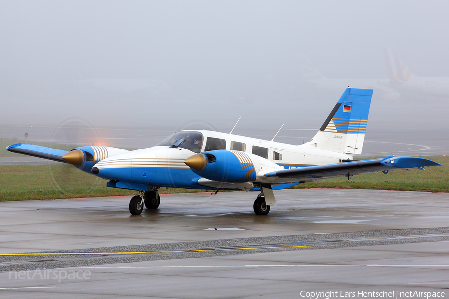 (Private) Piper PA-34-220T Seneca III (D-GJPF) | Photo 61867