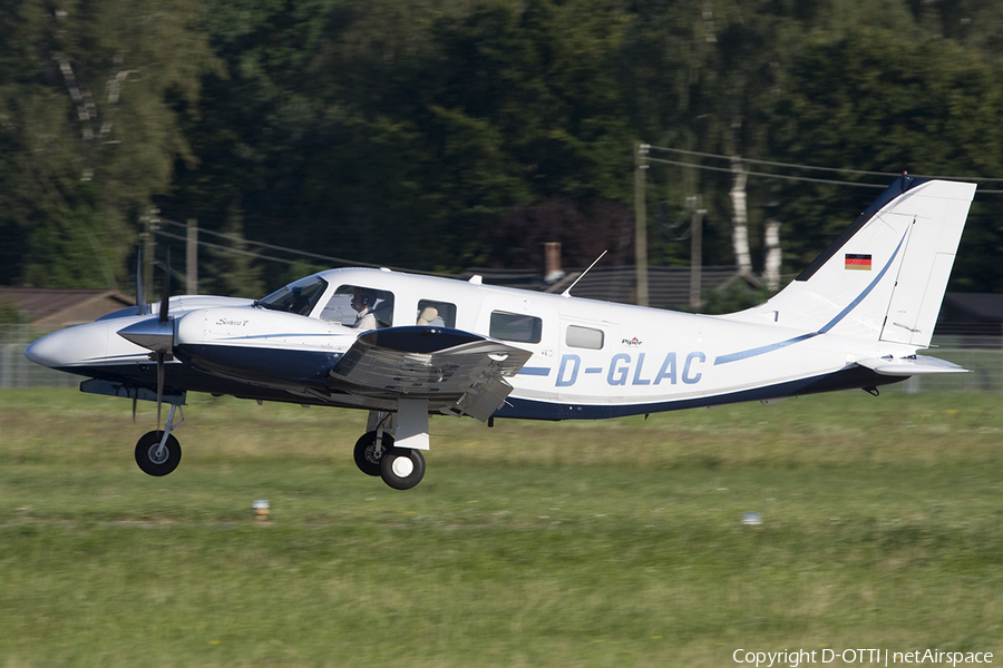 (Private) Piper PA-34-220T Seneca V (D-GLAC) | Photo 267597