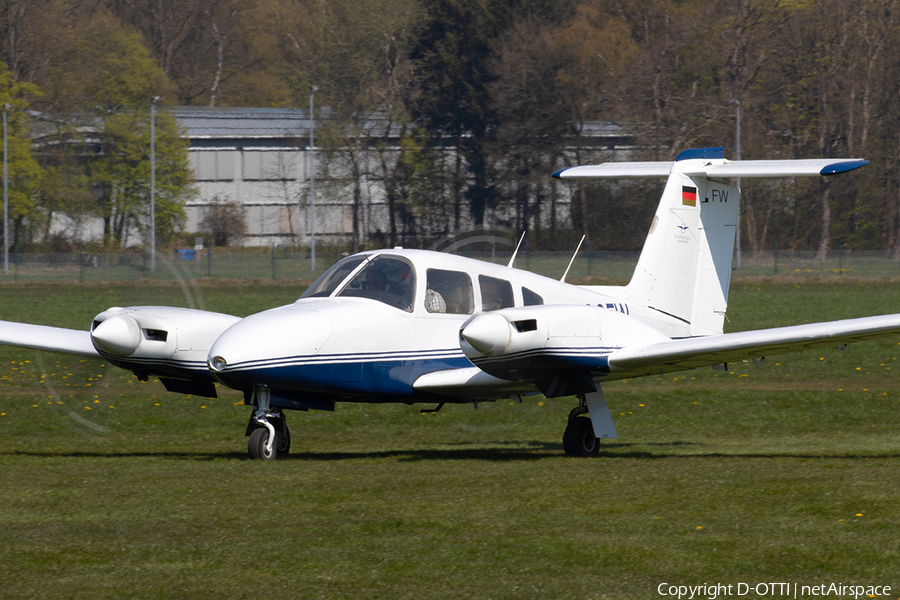 Air Hamburg Piper PA-44-180 Seminole (D-GOFW) | Photo 313779