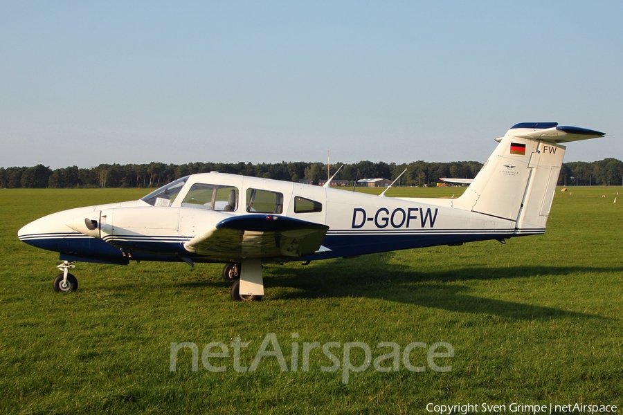 Air Hamburg Piper PA-44-180 Seminole (D-GOFW) | Photo 403036