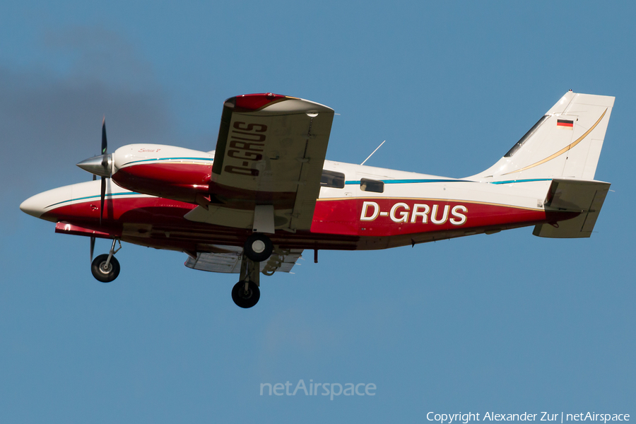 (Private) Piper PA-34-220T Seneca V (D-GRUS) | Photo 469174