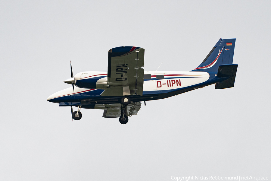 (Private) Piper PA-34-220T Seneca V (D-IIPN) | Photo 357616