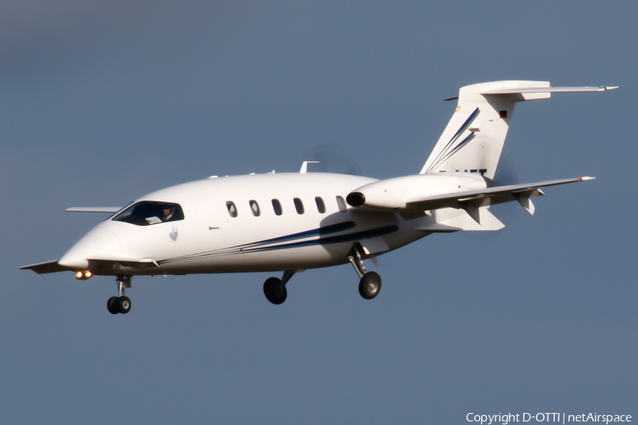 AirGO Flugservice Piaggio P.180 Avanti (D-IJET) | Photo 405860