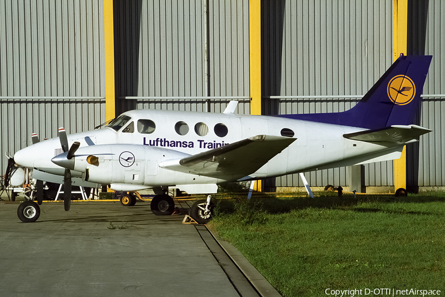 Lufthansa Flight Training Beech C90 King Air (D-ILHA) | Photo 436325