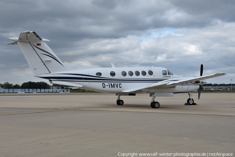 Star Wings Dortmund Beech King Air B200 (D-IMVC) | Photo 465570